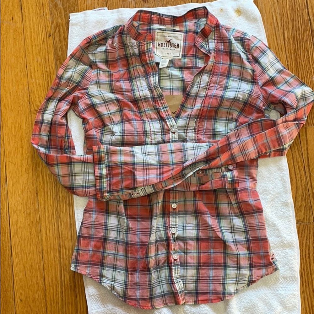 Hollister long sleeve light weight button down